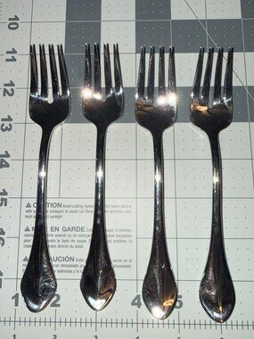 4pc Oneida Capello Stainless Bright Glossy EXCEPTIONAL Dinner Forks 6 5/8" USA